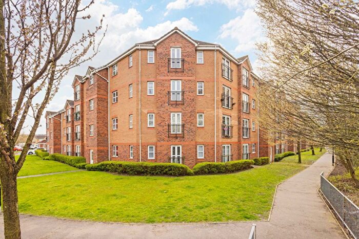 3 Bedroom Flat For Sale In Canavan Court, Falkirk, FK2