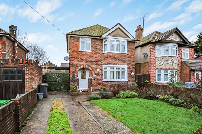 3 Bedroom Detached House For Sale In Meadowbrook Close, Colnbrook, Slough, SL3