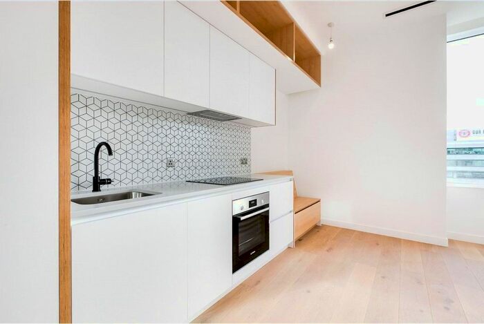 1 Bedroom Flat To Rent In Apt Parkview, Brentford, TW8