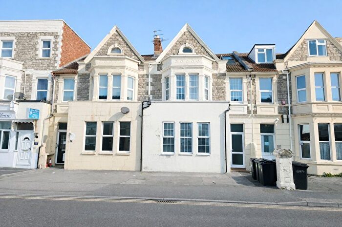 1 Bedroom Flat For Sale In Locking Road, Weston-Super-Mare, BS23