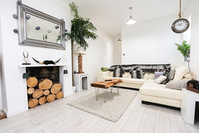 1 Bedroom Maisonette To Rent In Ash Road, Aldershot, Hampshire, GU12