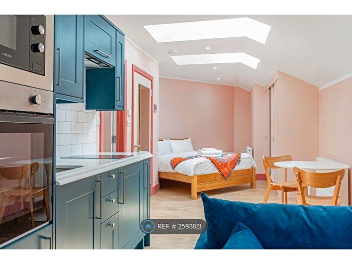 Studio To Rent In Saville Road, London, W4