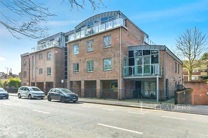 2 Bedroom Apartment For Sale In London Road, St. Albans, Hertfordshire, AL1
