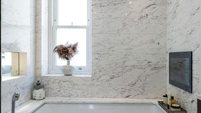 3 Bedroom Flat To Rent In Prince Of Wales Terrace, London, W8