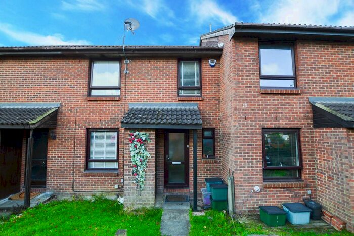 2 Bedroom Terraced House To Rent In Ross Road, London, SE25