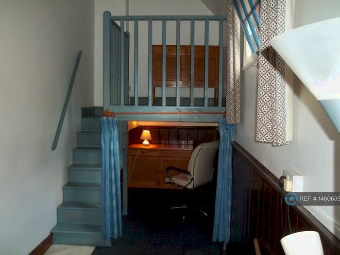 2 Bedroom Semi-Detached House To Rent In Hythe Hill, Colchester, CO1