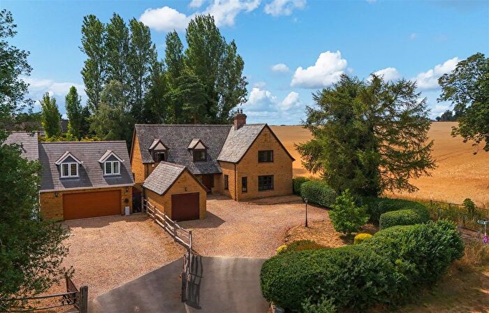4 Bedroom Detached House For Sale In Back Lane, Chapel Brampton, Northampton, NN6