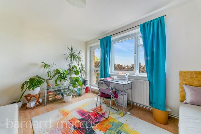 1 Bedroom Flat For Sale In Friern Road, London, SE22
