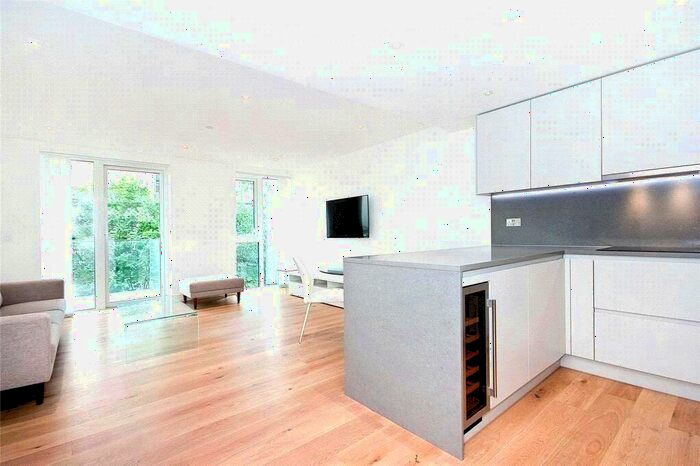 2 Bedroom Apartment To Rent In Admiralty House, London, Wapping, E1W