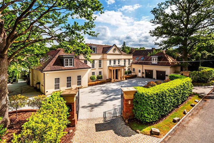 6 Bedroom Detached House For Sale In The Fairway, Worplesdon Hill, Surrey, GU3