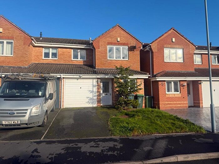3 Bedroom Semi Detached House To Rent In Penstock Drive, Oldbury, Birmingham, West Midlands, B69