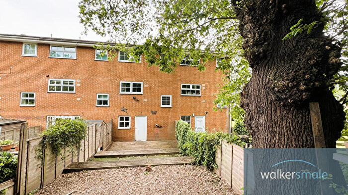 2 Bedroom Town House For Sale In Hoyle Court Avenue, Baildon, BD17