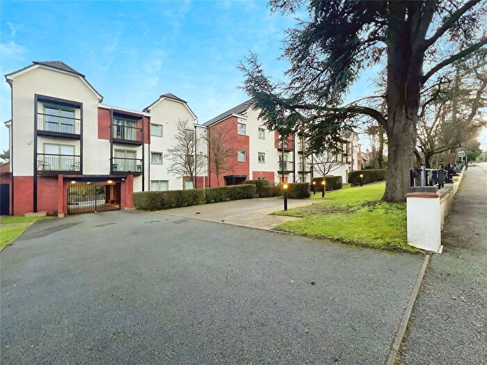 2 Bedroom Flat To Rent In Muchall Road, Wolverhampton, West Midlands, WV4