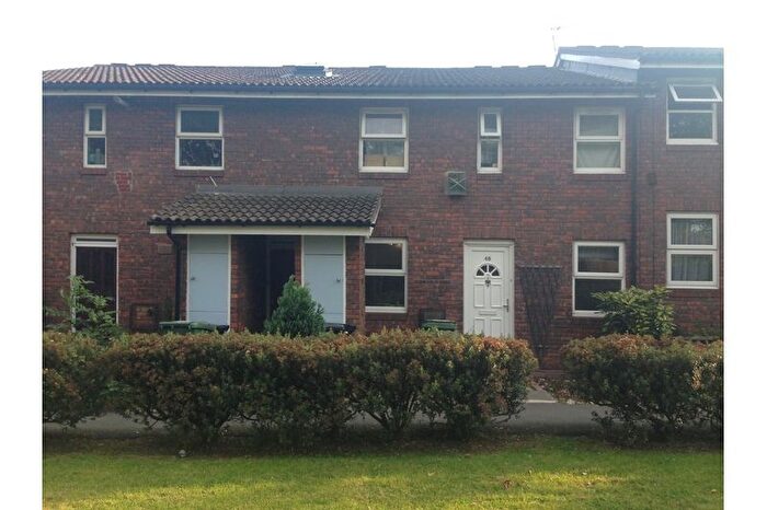 2 Bedroom Flat For Sale In Hope Close, Grove Park, SE12