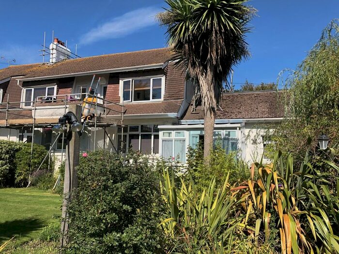 2 Bedroom Ground Flat To Rent In Seaview Avenue, East Preston, BN16