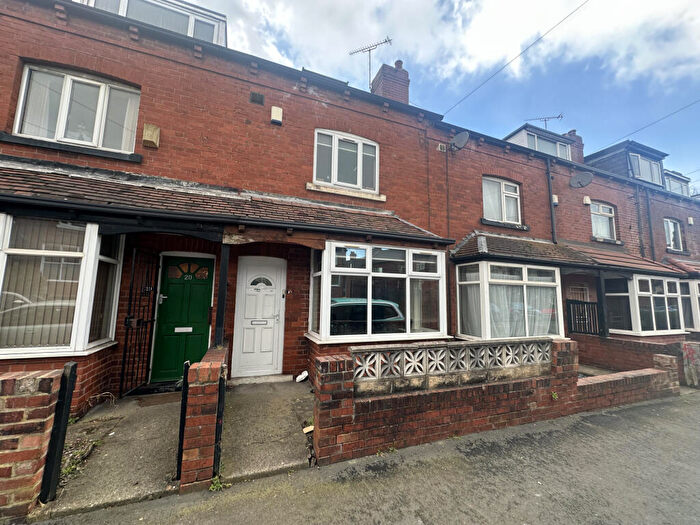 4 Bedroom Semi-Detached House To Rent In Mayville Road, Leeds, West Yorkshire, LS6