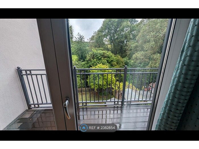 3 Bedroom Flat To Rent In London Road, High Wycombe, HP11