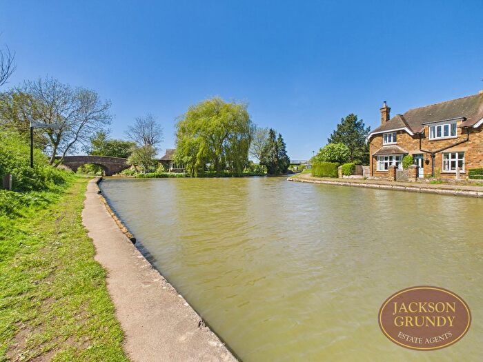 3 Bedroom Semi-Detached House For Sale In Long Buckby Wharf, Long Buckby, NN6