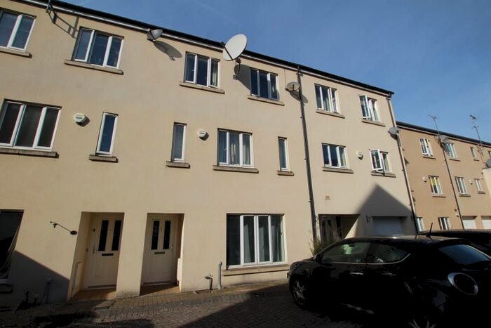 6 Bedroom Property To Rent In Jekyll Close, Stoke Park, Bristol, BS16