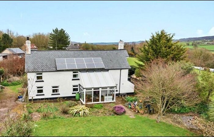 4 Bedroom Detached House For Sale In Fenny Bridges, Honiton, EX14