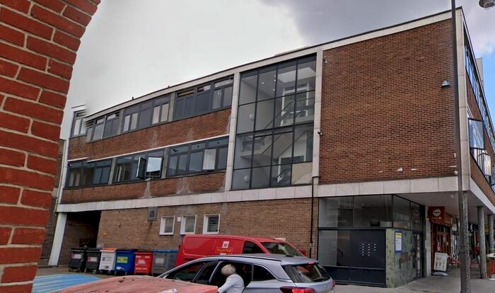 2 Bedroom Flat To Rent In Reston House, A Western Road, Romford, RM1