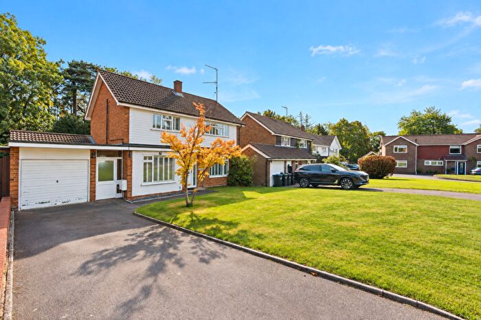 3 Bedroom Detached House For Sale In Newlands Park, Copthorne, RH10