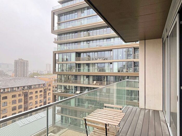 2 Bedroom Flat To Rent In Gauging Square, London, E1W