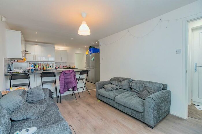 6 Bedroom House To Rent In Heeley Road, Birmingham, B29