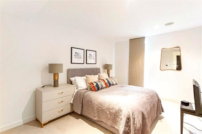 3 Bedroom Flat To Rent In Moore House, Gatliff Road, London, SW1W