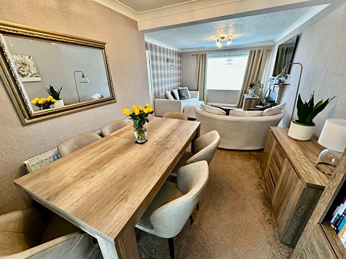 3 Bedroom Semi-Detached House For Sale In Longton Road, Kirk Sandall, Doncaster, DN3