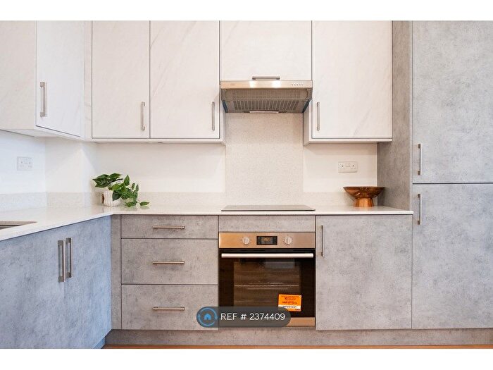 1 Bedroom Flat To Rent In Staines Road, Hounslow, TW4