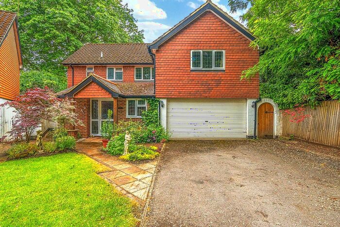 5 Bedroom Detached House To Rent In Wych Hill Lane, Woking, GU22