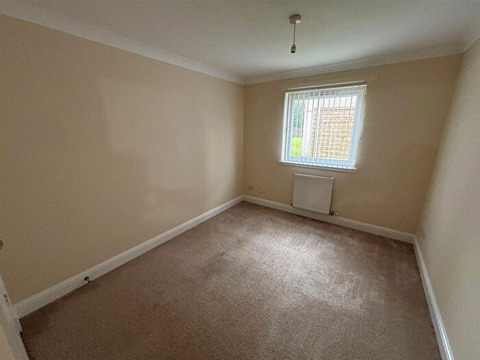 2 Bedroom Flat To Rent In Millhall Court, Plains, ML6