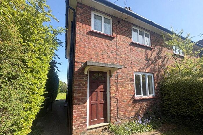 3 Bedroom Property To Rent In The Oval, Guildford, GU2