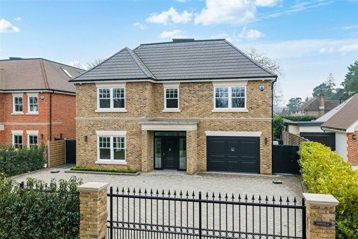 5 Bedroom Detached House To Rent In Furze Grove, Kingswood, KT20