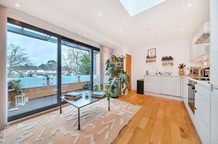 2 Bedroom Apartment For Sale In Crofton Lane, Orpington, BR5