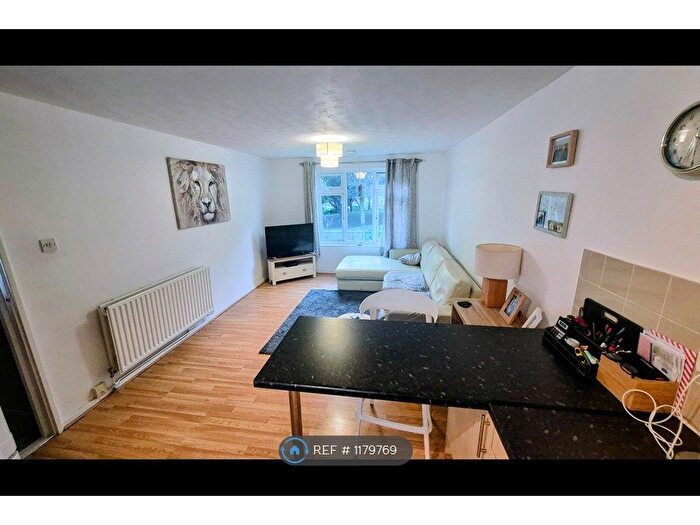 1 Bedroom Flat To Rent In Stubbs Court, Andover, SP10