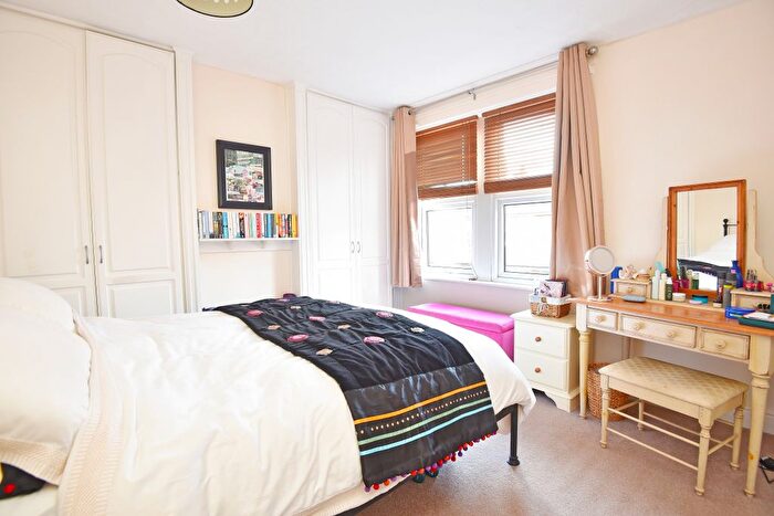 2 Bedroom Terraced House For Sale In Hookstone Avenue, Harrogate, HG2