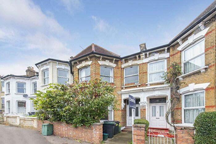 1 Bedroom Flat To Rent In Duckett Road, London, N4