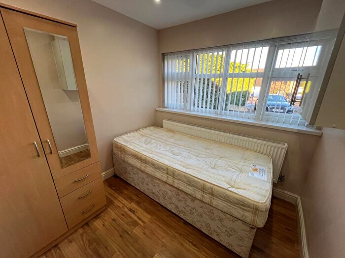 Semi-Detached House To Rent In A Charter Avenue Coventry, CV4