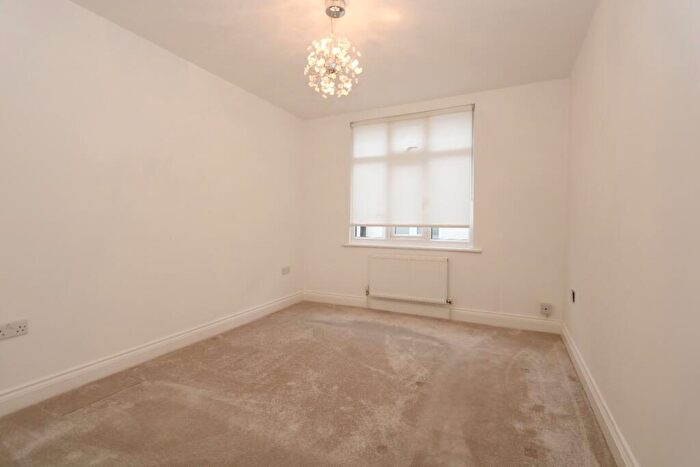 2 Bedroom Semi-Detached Bungalow For Sale In Woodfield Road, Hadleigh, Essex, SS7