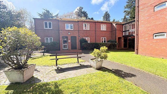 1 Bedroom Flat For Sale In Wake Green Park, Birmingham, B13