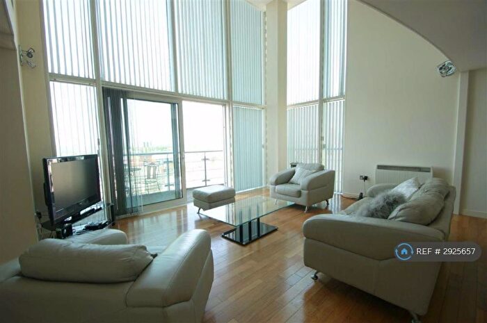 2 Bedroom Penthouse To Rent In Albion St, Leeds, LS2