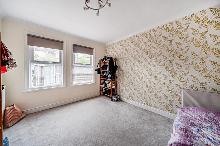 4 Bedroom Detached House For Sale In Reading University / Hospital Borders, Berkshire, RG2