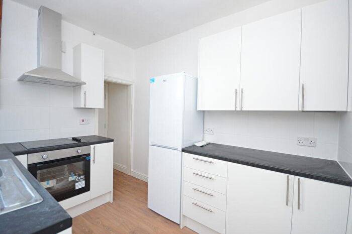 4 Bedroom House To Rent In Gordon Street, Kettering, NN16