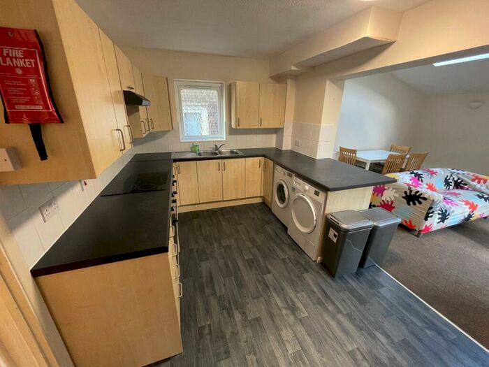 1 Bedroom Detached House To Rent In Randolph Close, Canterbury, CT1