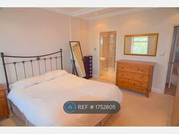 2 Bedroom Flat To Rent In Central Road, Worcester Park, KT4