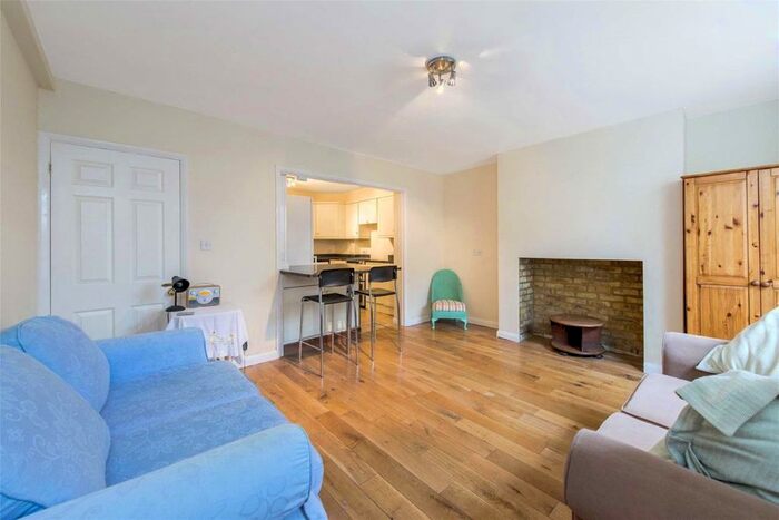 Studio To Rent In Westmoreland Terrace, London, SW1V
