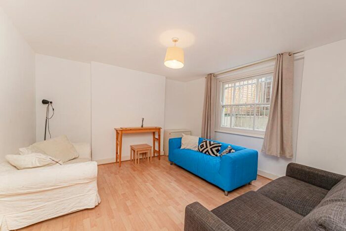3 Bedroom Flat To Rent In Dalston Lane, Hackney, E8