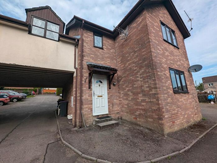 3 Bedroom Flat To Rent In Llanerch Close, Wainfelin, Pontypool, NP4